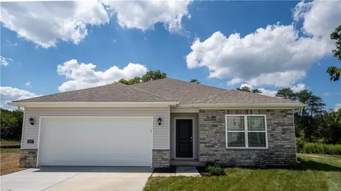 8003 Cedar Meadows Ln, Louisville, KY 40229