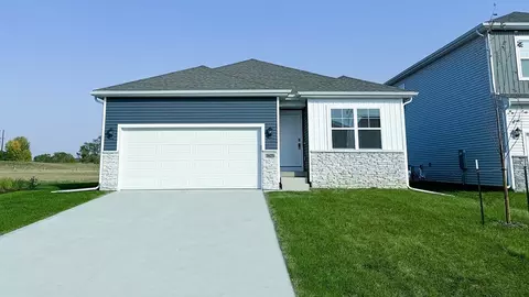 3474 Craven Dr, Coralville, IA 52241