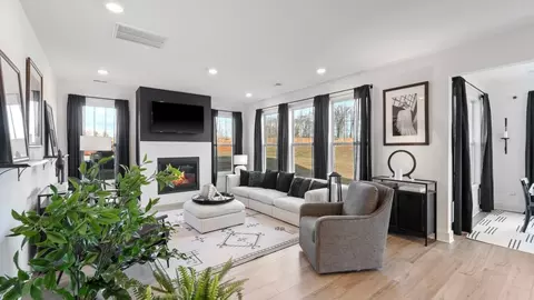 Living - 819 Rodin Rd, Moore, SC 29369 photo 2 of 5