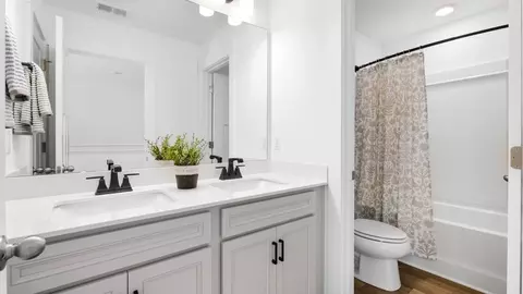 Bath - 819 Rodin Rd, Moore, SC 29369 photo 3 of 5