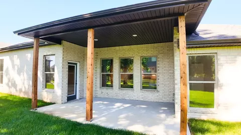 Exterior - 8523 Pickering St, Lenexa, KS 66227 photo 3 of 11