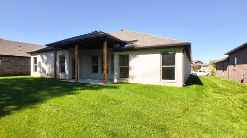 Exterior - 8523 Pickering St, Lenexa, KS 66227 photo 5 of 11