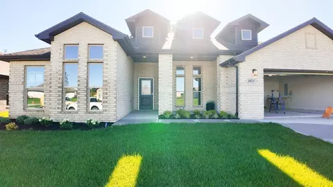 Exterior - 8523 Pickering St, Lenexa, KS 66227 photo 2 of 11