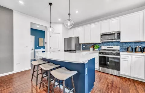 Kitchen - 12823 S Vicarage Dr, Plainfield, IL 60585 photo 3 of 5