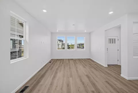Living - 23732 E 33rd Pl, Aurora, CO 80019 photo 2 of 5