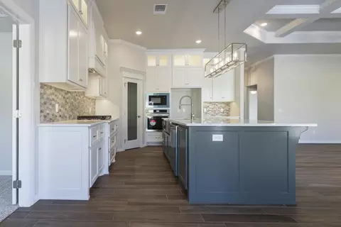 Kitchen - 2800 Heather Hvn, Moore, OK 73160 photo 11 of 19