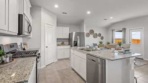 Kitchen - 110 Road Runner Way, Newark, TX 76071 photo 3 of 4