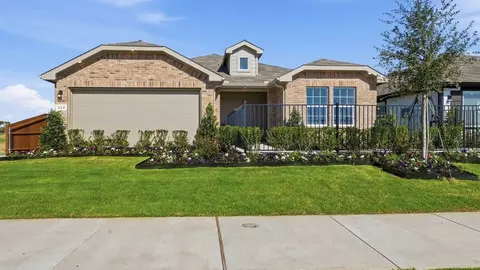 110 Road Runner Way, Newark, TX 76071
