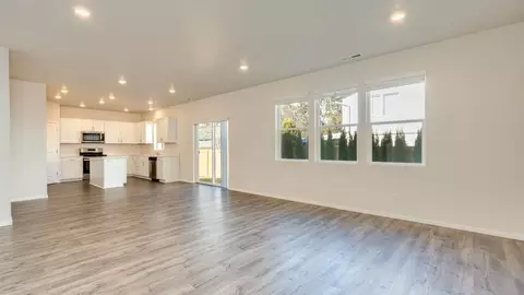 Living - 3341 Eden Way, Eugene, OR 97404 photo 2 of 7