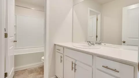 Bath - 3341 Eden Way, Eugene, OR 97404 photo 1 of 6