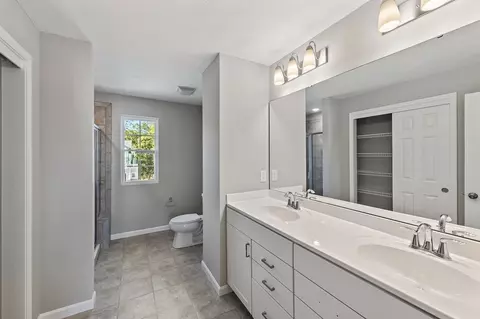 Bath - 1550 Acadia Dr, Maineville, OH 45039 photo 1 of 1