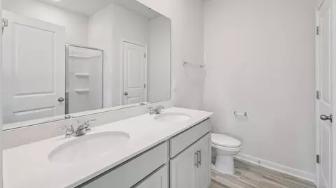 Bath - 552 Dazzle Loop, Newton, NC 28658 photo 2 of 7