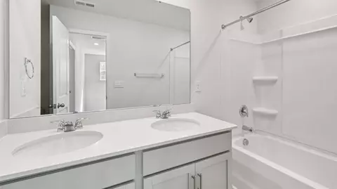 Bath - 552 Dazzle Loop, Newton, NC 28658 photo 4 of 7