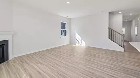 Living - 552 Dazzle Loop, Newton, NC 28658 photo 3 of 5