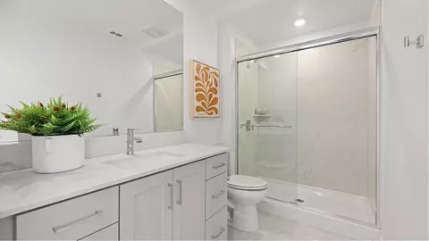 Bath - 10409 Shady Meadow Loop, Lakeside, CA 92040 photo 3 of 7