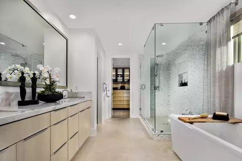 Bath - 413 Mila St, Irvine, CA 92618 photo 7 of 7