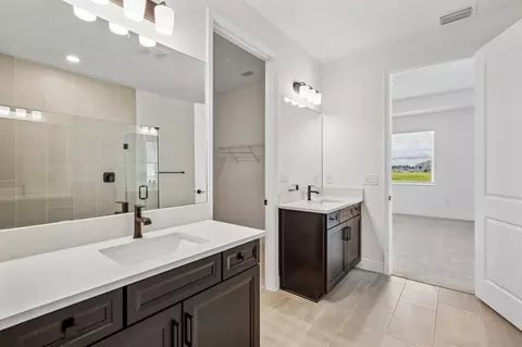 Bath - 9246 Deep Horizon Loop, Parrish, FL 34219 photo 5 of 6