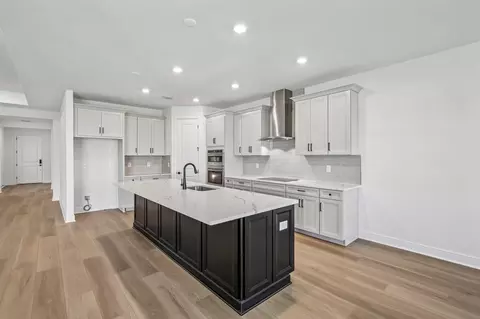 Kitchen - 9246 Deep Horizon Loop, Parrish, FL 34219 photo 3 of 6