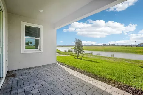 Exterior - 9246 Deep Horizon Loop, Parrish, FL 34219 photo 2 of 6
