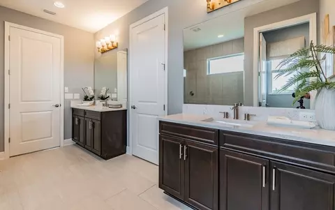 Bath - 9246 Deep Horizon Loop, Parrish, FL 34219 photo 3 of 4