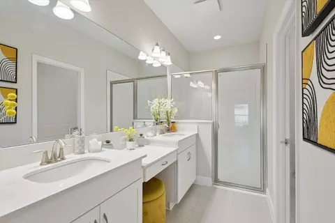 Bath - 13514 Shadow Creek Trl, Parrish, FL 34219 photo 1 of 2