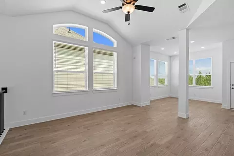 Living - 520 Red Cascade Trl, Willis, TX 77318 photo 2 of 5