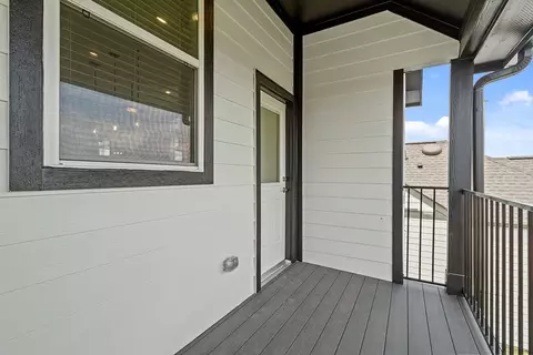 Exterior - 520 Red Cascade Trl, Willis, TX 77318 photo 7 of 8