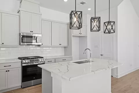 Kitchen - 520 Red Cascade Trl, Willis, TX 77318 photo 2 of 6