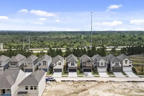 View/Area - 520 Red Cascade Trl, Willis, TX 77318 photo 2 of 3