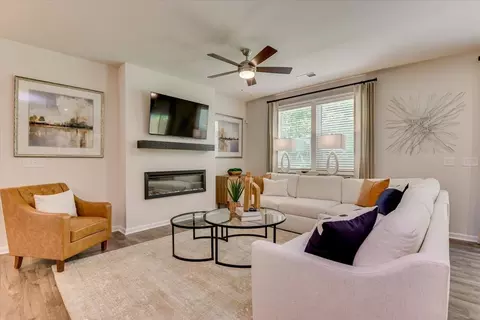 Living - 890 Vinewood St, Sumter, SC 29154 photo 6 of 6