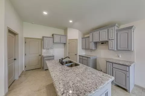 Kitchen - 6016 Servando Dr, Laredo, TX 78046 photo 2 of 2