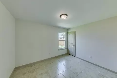 Bedroom - 6016 Servando Dr, Laredo, TX 78046 photo 3 of 4