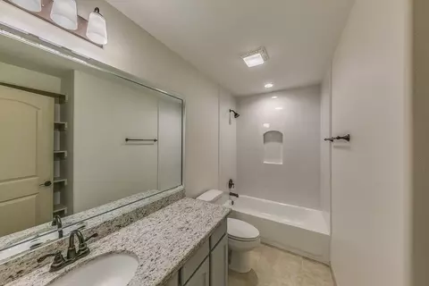 Bath - 6016 Servando Dr, Laredo, TX 78046 photo 2 of 2