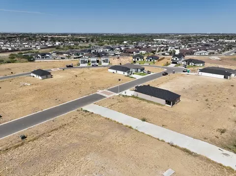 View/Area - 6016 Servando Dr, Laredo, TX 78046 photo 2 of 14