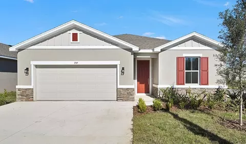 1737 Carnelian St, Deland, FL 32720