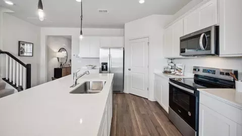 Kitchen - 1566 Bentstalk Dr, Frederick, MD 21703 photo 4 of 5