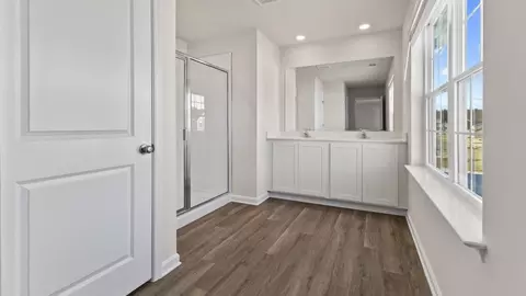 Bath - 1566 Bentstalk Dr, Frederick, MD 21703 photo 2 of 6