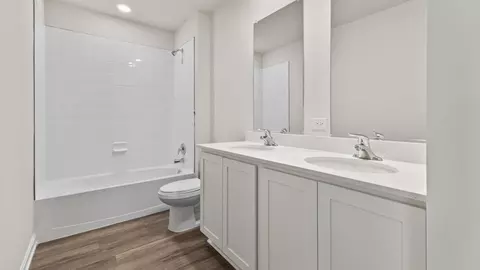 Bath - 1566 Bentstalk Dr, Frederick, MD 21703 photo 3 of 6