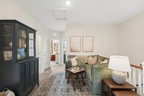 Entry Way - 723 Iron Forge Rd UNIT B, Frederick, MD 21702 photo 5 of 5