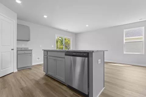 Kitchen - 558 Wilbur Rd, Conway, SC 29527 photo 4 of 6