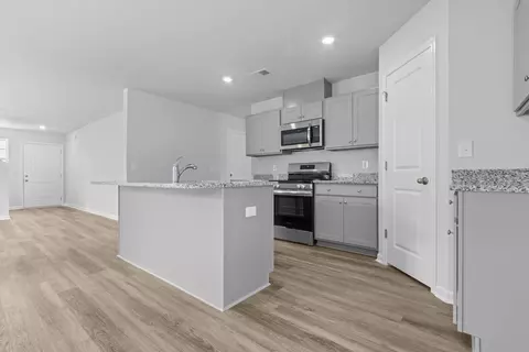 Kitchen - 558 Wilbur Rd, Conway, SC 29527 photo 3 of 6