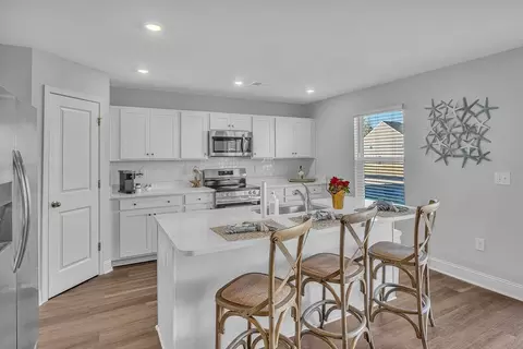 Kitchen - 558 Wilbur Rd, Conway, SC 29527 photo 5 of 6