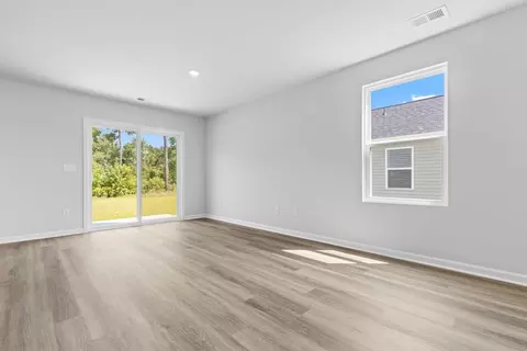 Living - 558 Wilbur Rd, Conway, SC 29527 photo 5 of 7