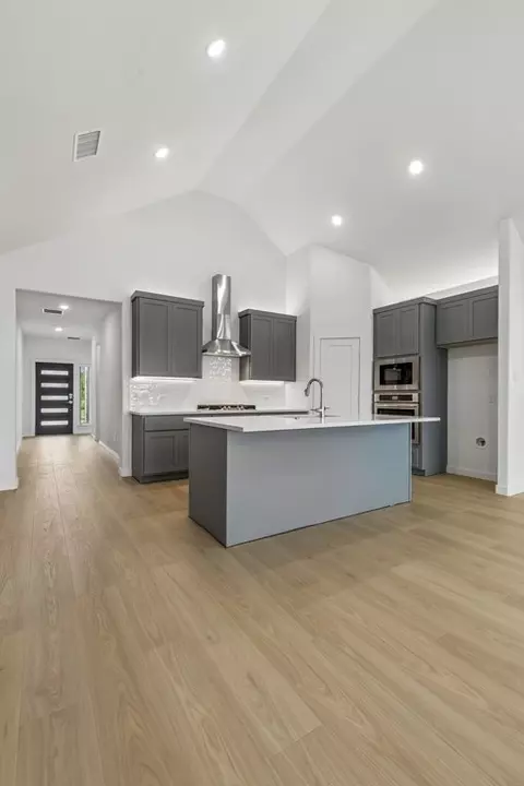 Kitchen - 804 Rockcloud Dr, Haslet, TX 76052 photo 4 of 7