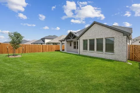 Exterior - 804 Rockcloud Dr, Haslet, TX 76052 photo 3 of 9