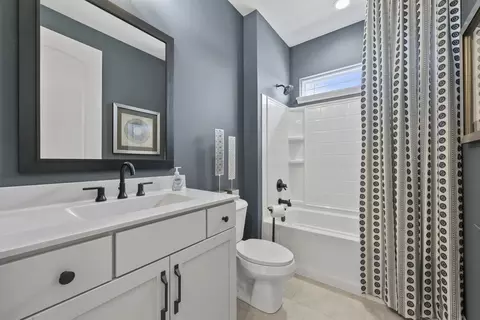 Bath - Cambrium Ct., Wentzville, MO 63385 photo 3 of 3
