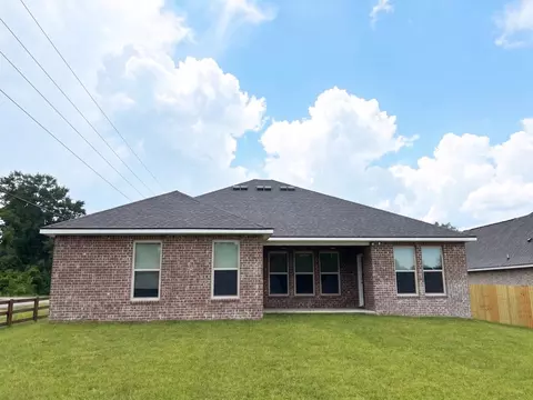 Exterior - 2701 Louis Cir, Crestview, FL 32536 photo 2 of 4