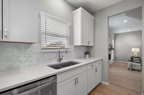 Kitchen - 1 Hazel Ct, Wright City, MO 63390 photo 3 of 36
