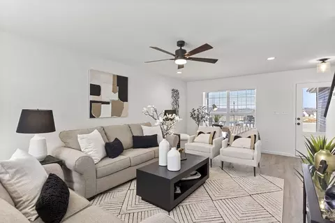 Living - 1 Hazel Ct, Wright City, MO 63390 photo 5 of 15