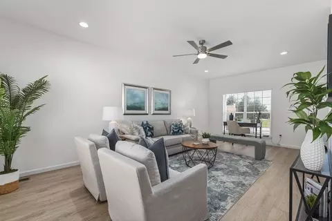 Living - 1 Hazel Ct, Wright City, MO 63390 photo 12 of 15